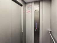 Грузовой современный лифт