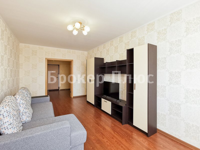 Сдаю 1-к. квартиру, 47.8 м². Абакан, просп. Ленина, 62