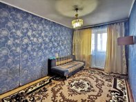 Комната с выходом на балкон