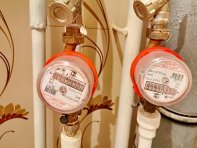 Установлены счетчики на горячую и холодную воду