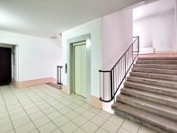 Лестничная площадка вид со стороны квартиры