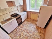 Уютная оборудованная кухня