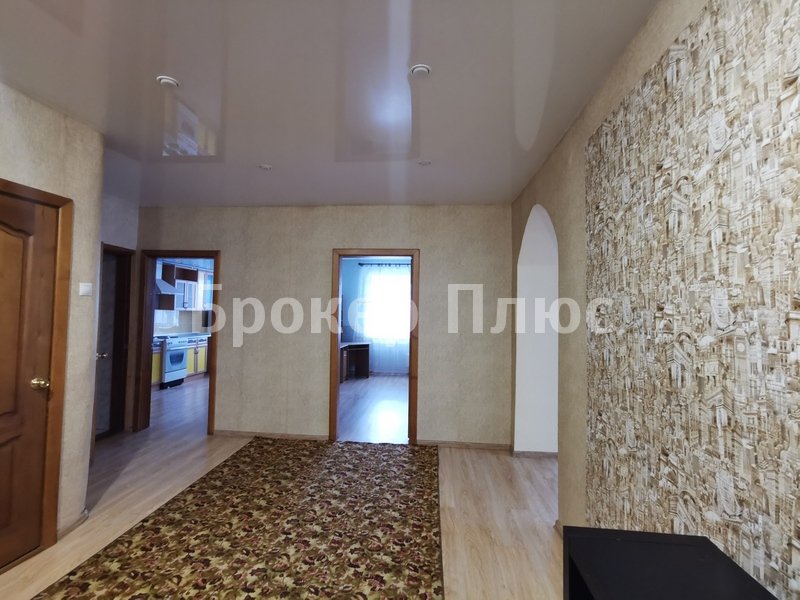 Сдаю 3-к. квартиру, 93.7 м². Абакан, просп. Дружбы Народов, 20 а