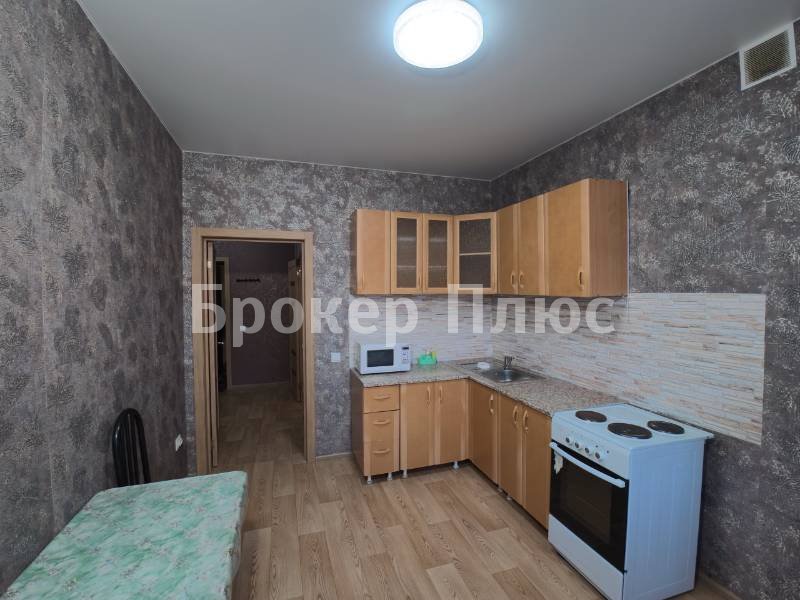 Сдаю 1-к. квартиру, 42 м². Абакан, Авиаторов, 6