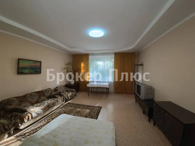 Сдаю 3-к. квартиру, 80 м². Абакан, Хакасская, 75