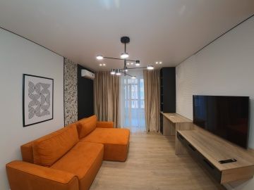 Сдаю 2-к. квартиру, 60 м². Абакан, Ленинского Комсомола, 77