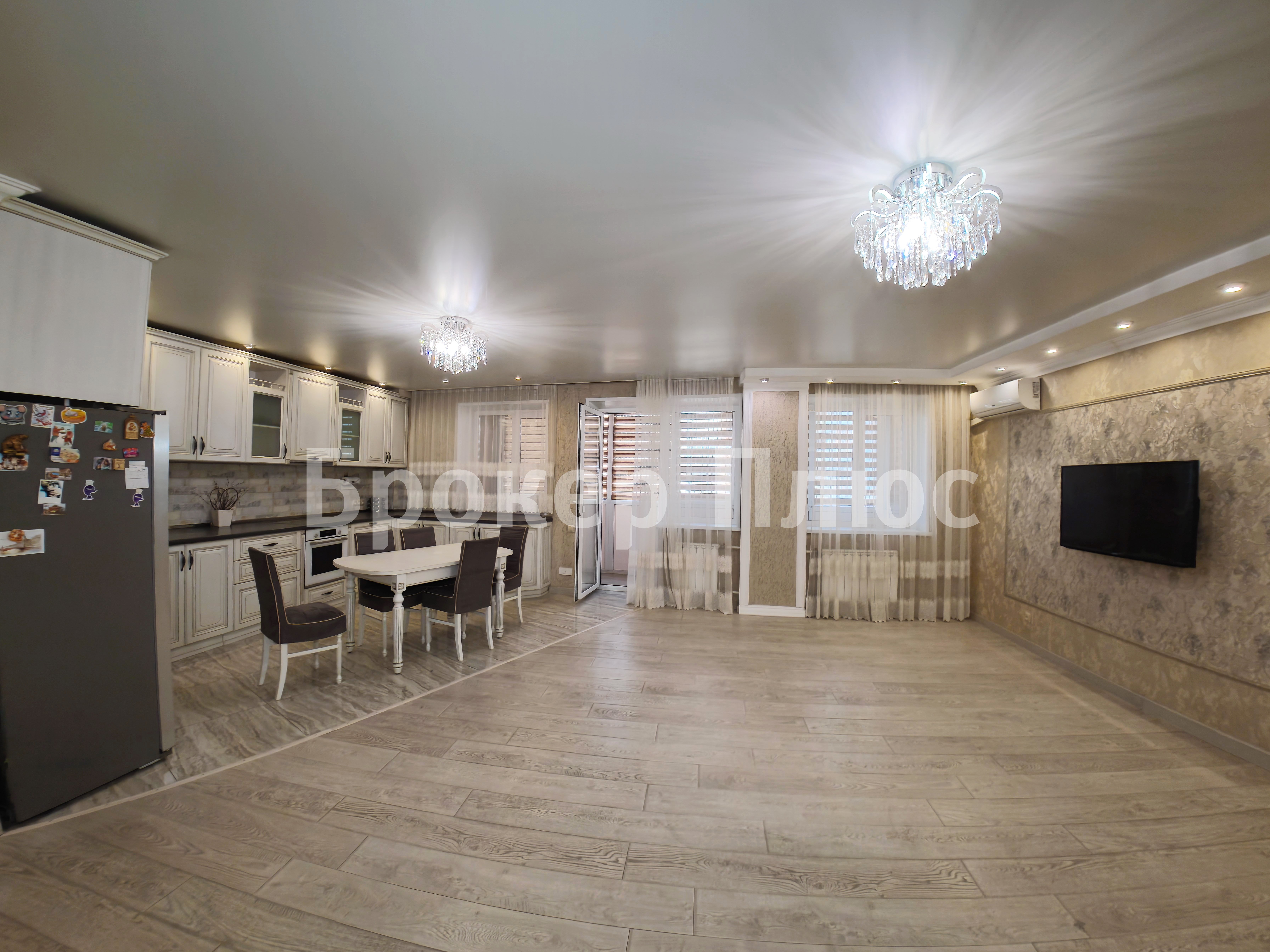 Продаю 3-к. квартиру, 92.6 м². Абакан, Кирова, 120к2