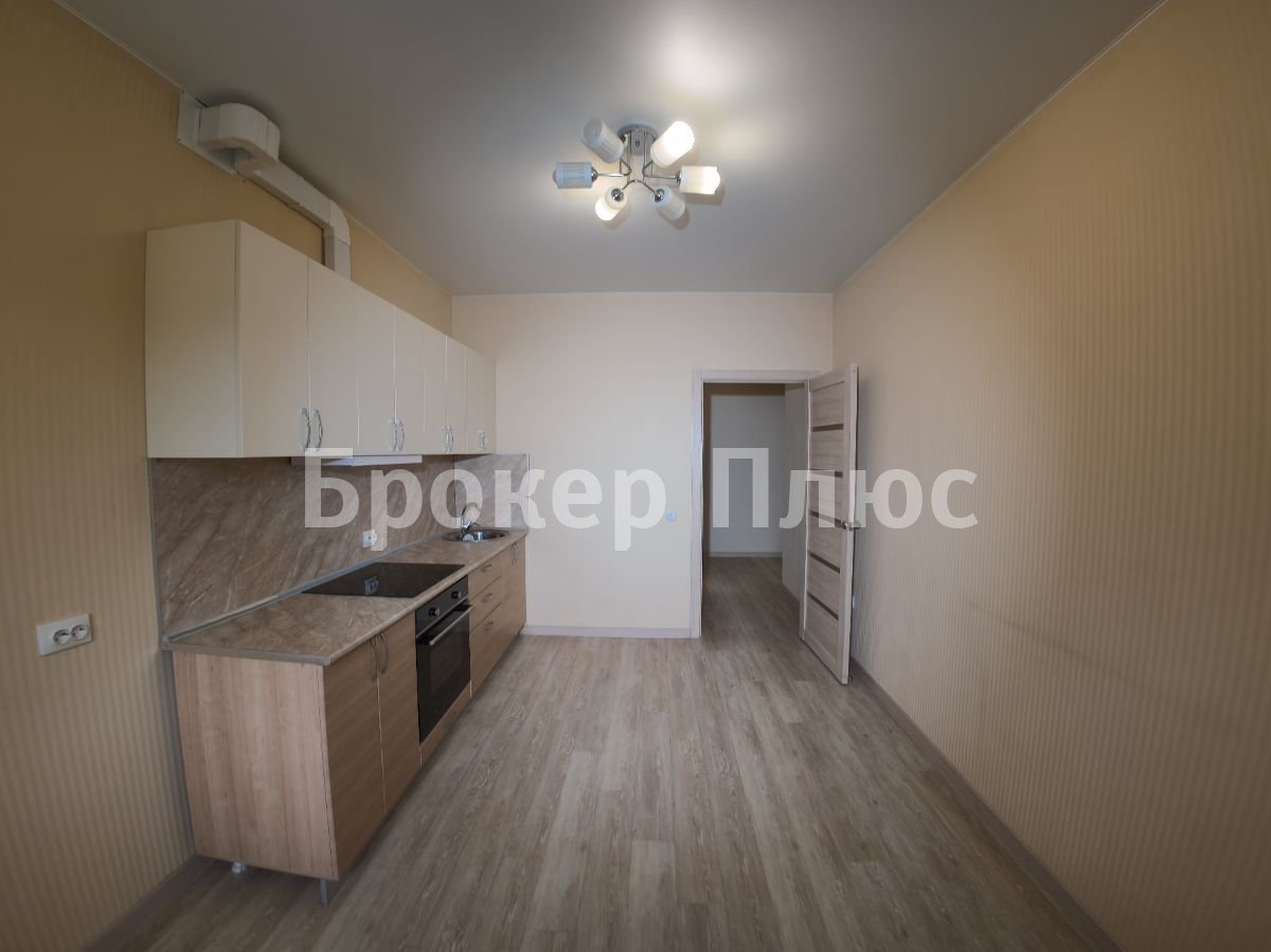 Сдаю 2-к. квартиру, 67 м². Абакан, Авиаторов, 6