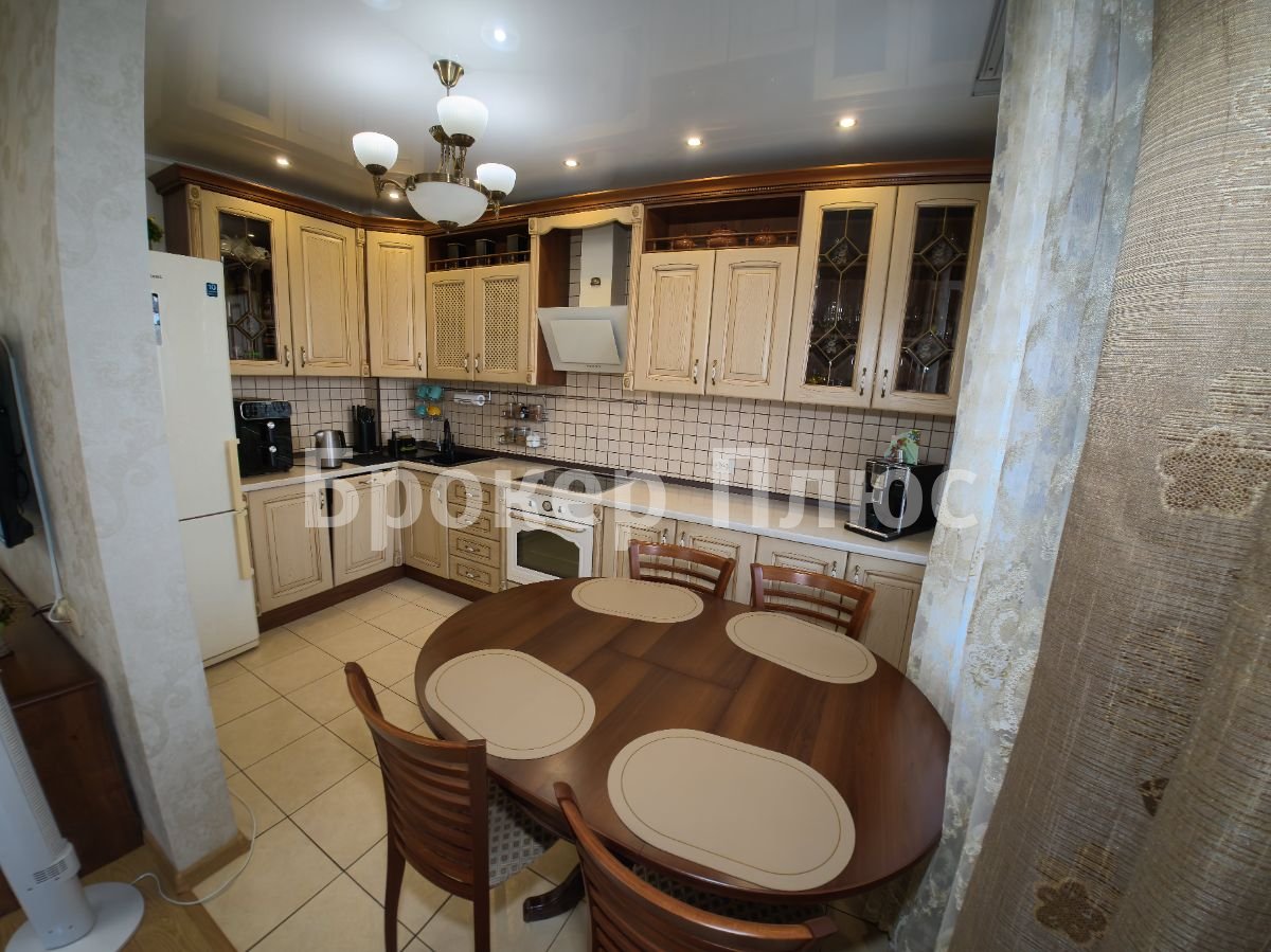 Продаю 3-к. квартиру, 61.4 м². Абакан, Дружбы Народов, 39А