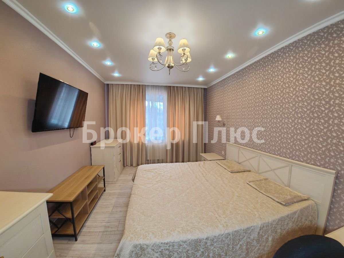 Сдаю 1-к. квартиру, 49.9 м². Абакан, Дружбы Народов, 43А
