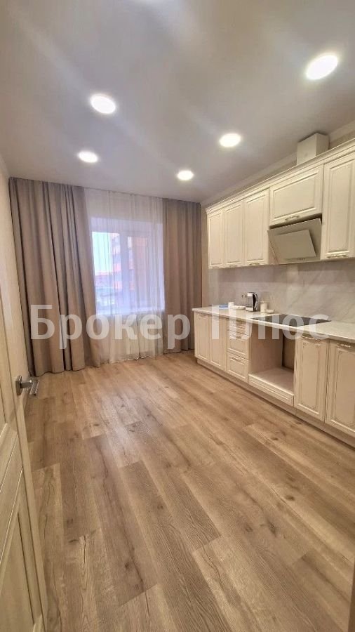 Сдаю 2-к. квартиру, 58.8 м². Абакан, Генерала Тихонова, 6