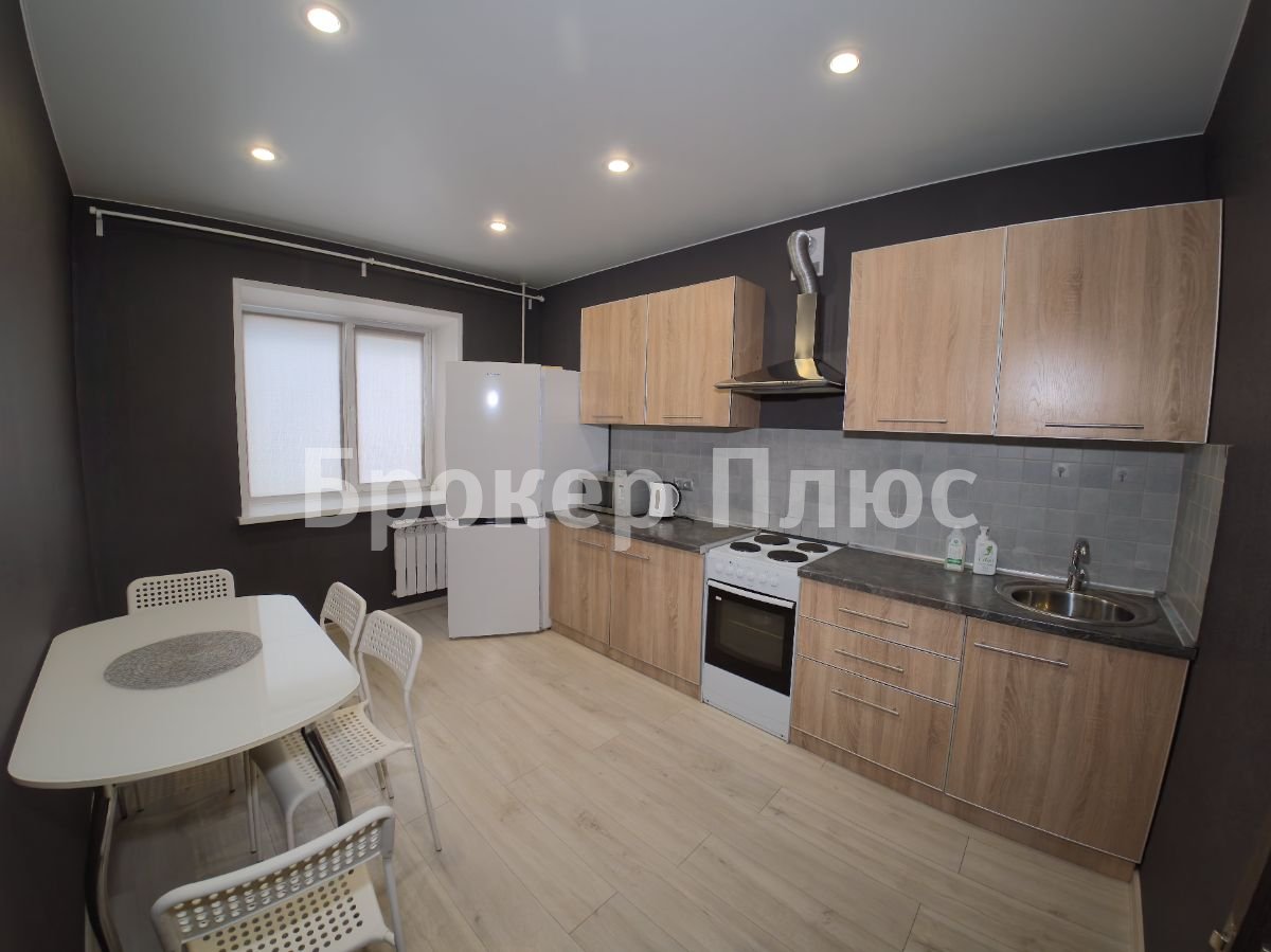 Сдаю 2-к. квартиру, 66 м². Абакан, Некрасова, 37