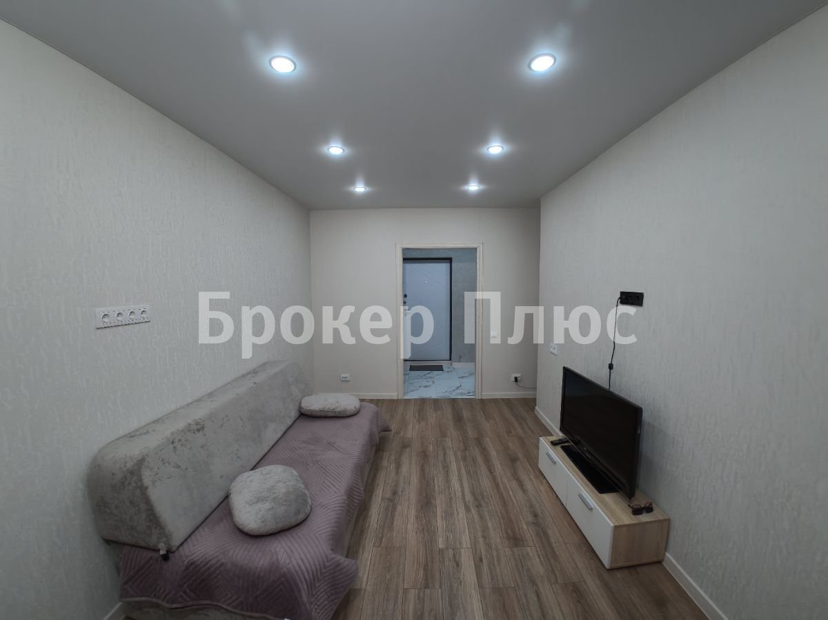 Сдаю 1-к. квартиру, 37.3 м². Абакан, Генерала Тихонова, 10