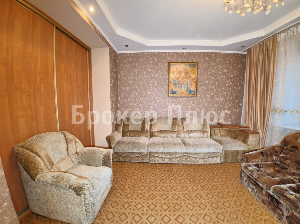 Сдаю 3-к. квартиру, 72 м². Абакан, Павших Коммунаров, 94