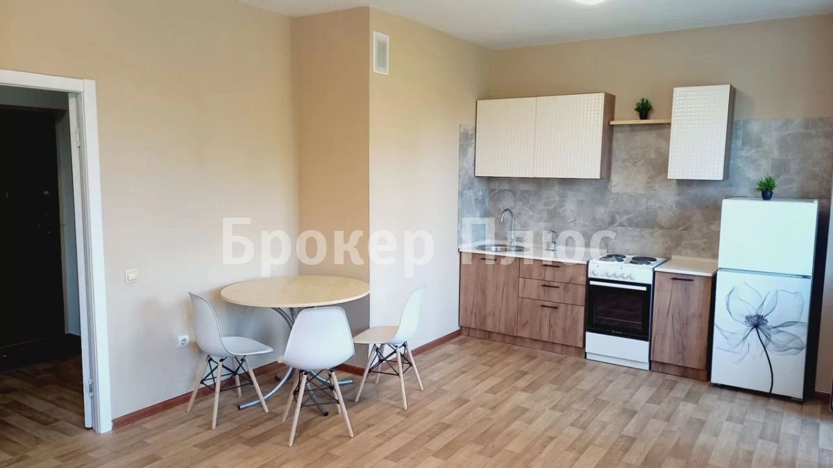 Сдаю 2-к. квартиру, 60 м². Абакан, Крылова, 85