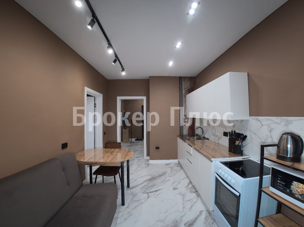 Сдаю 2-к. квартиру, 42.7 м². Абакан, Генерала Тихонова, 12/1
