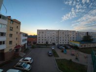 вид с балкона во двор