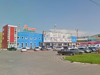 За углом гипермаркет Аллея